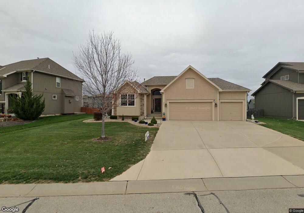 6021 Marion St, Shawnee, KS 66218 - photo 1