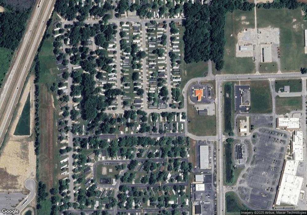 704 W Edge Dr, Auburn, IN 46706 - photo 1