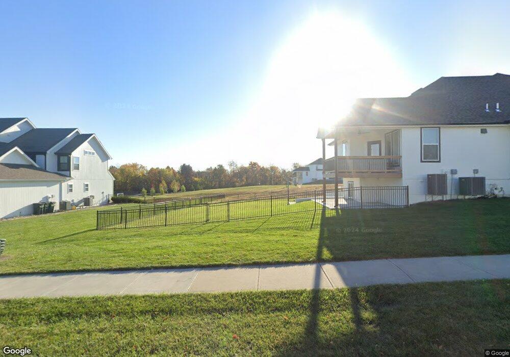 10781 N Olive St unit 37141218, Kansas City, MO 64156 - photo 1