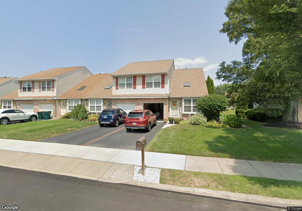 2753 Victoria Ln, Easton, PA 18045 - photo 1