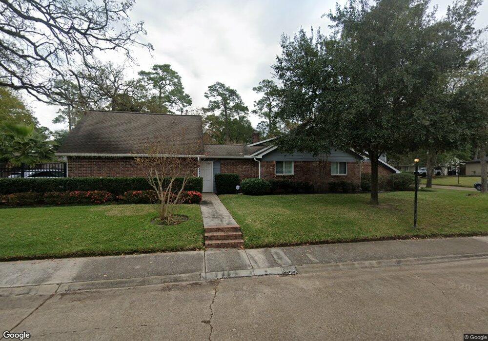 10126 Holly Springs Dr, Houston, TX 77042 - photo 1
