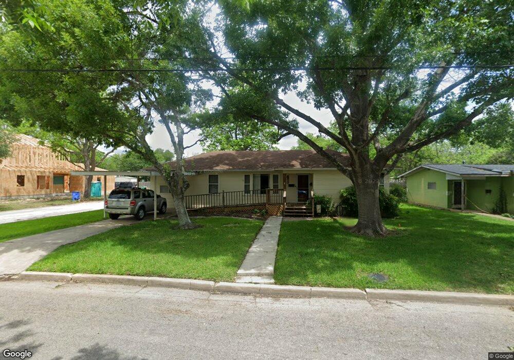 952 E Humphreys St, Seguin, TX 78155 - photo 1