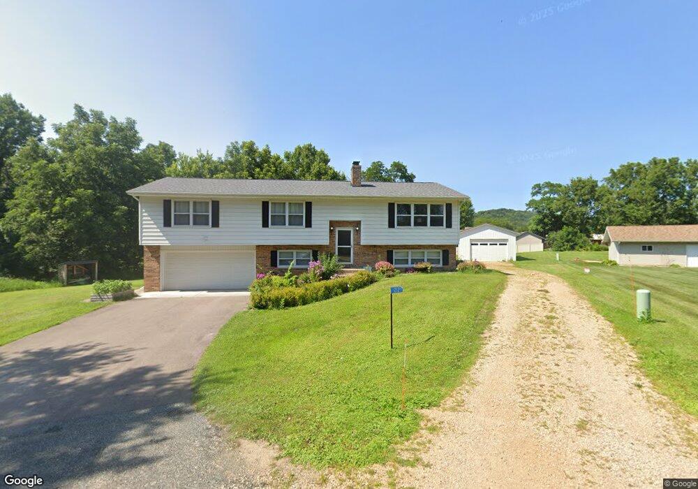 212 Cornforth Ct, La Crescent, MN 55947 - photo 1