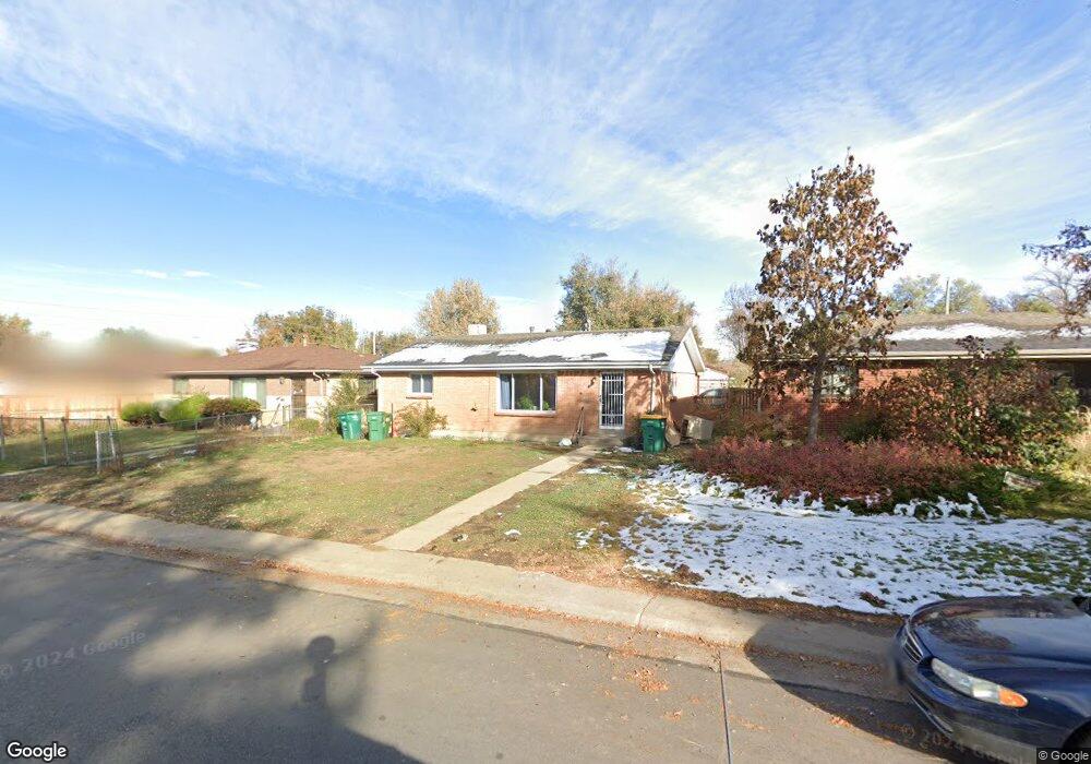 2272 Iola St, Aurora, CO 80010 - photo 1