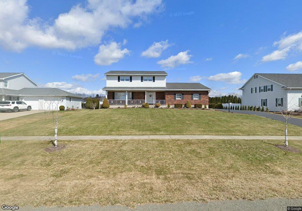 914 Apple Tree Rd, Moscow, PA 18444 - photo 1