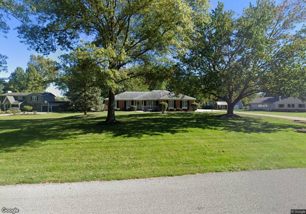 2317 Meadow Ln, Lima, OH 45806 - photo 1