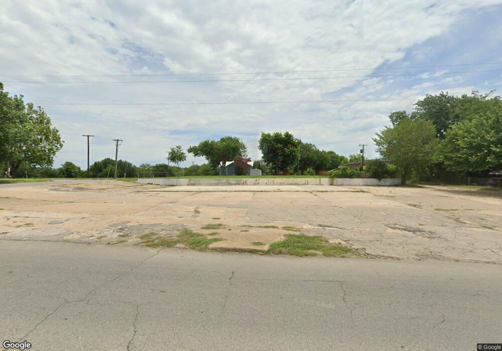 930 N Tone Ave, Denison, TX 75020 - photo 1