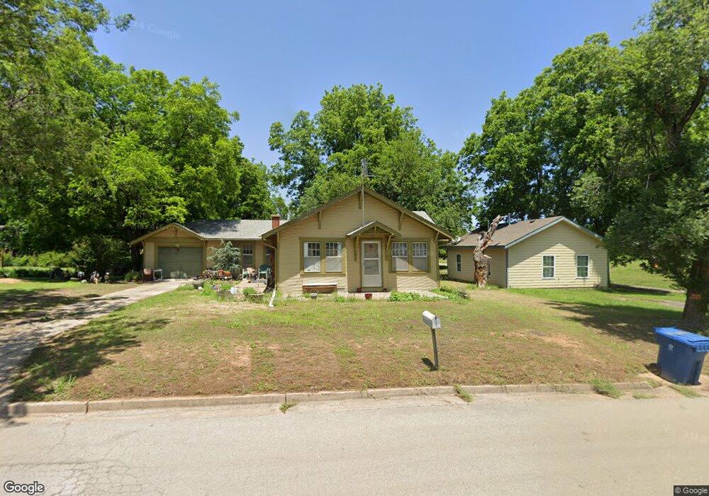 1246 E Cherry St, Cushing, OK 74023 - photo 1