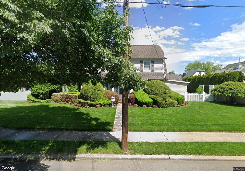 142 Buckingham Rd, West Hempstead, NY 11552 - photo 1