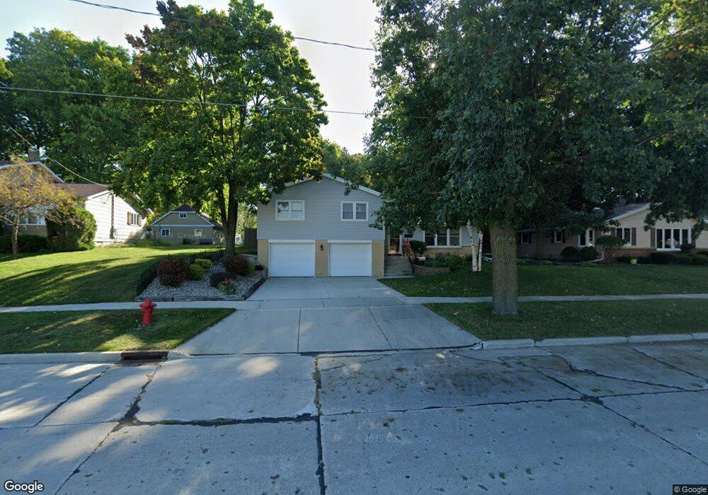 1321 N 24th St, Manitowoc, WI 54220 - photo 1