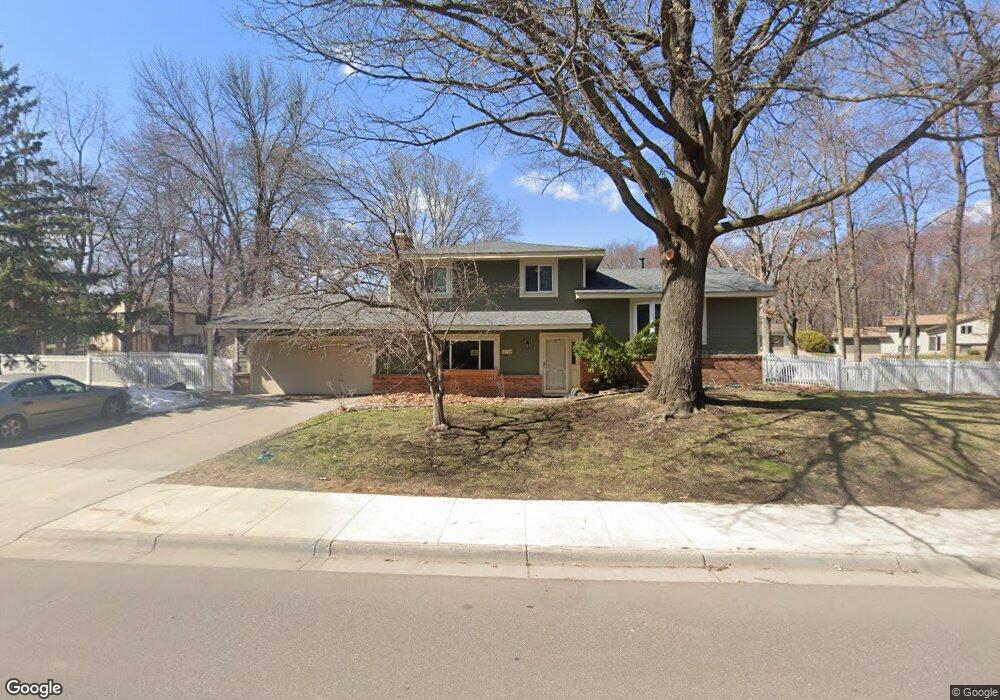 11710 W Eagle Lake Dr, Maple Grove, MN 55369 - photo 1