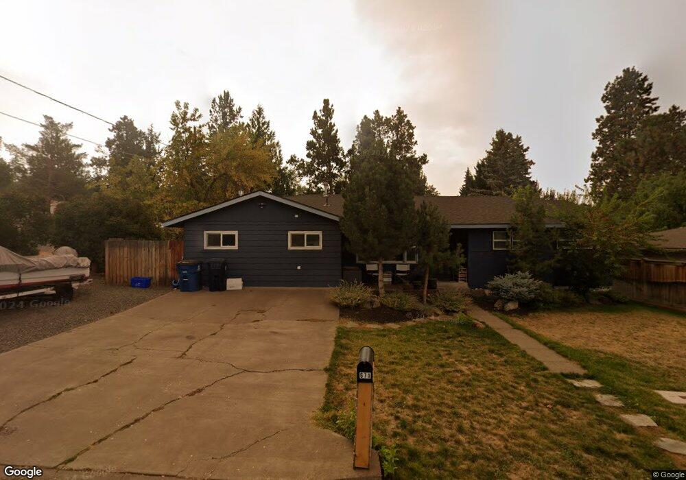 671 NE Seward Ave, Bend, OR 97701 - photo 1