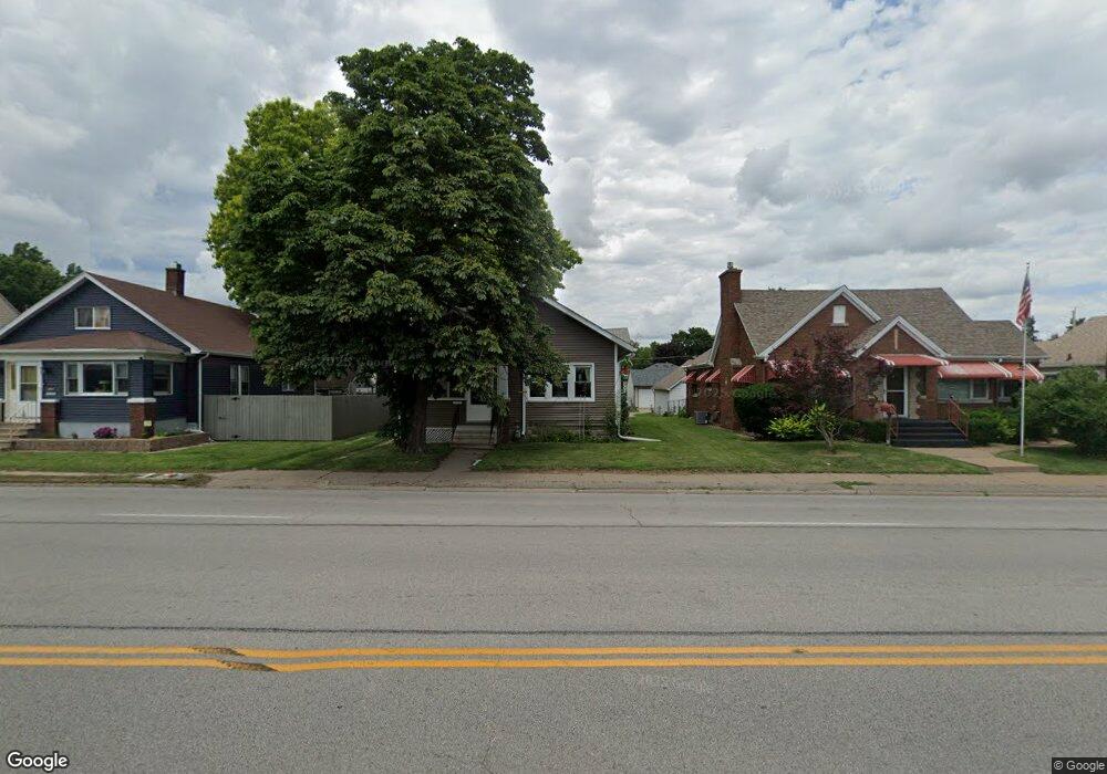 2338 W Locust St, Davenport, IA 52804 - photo 1