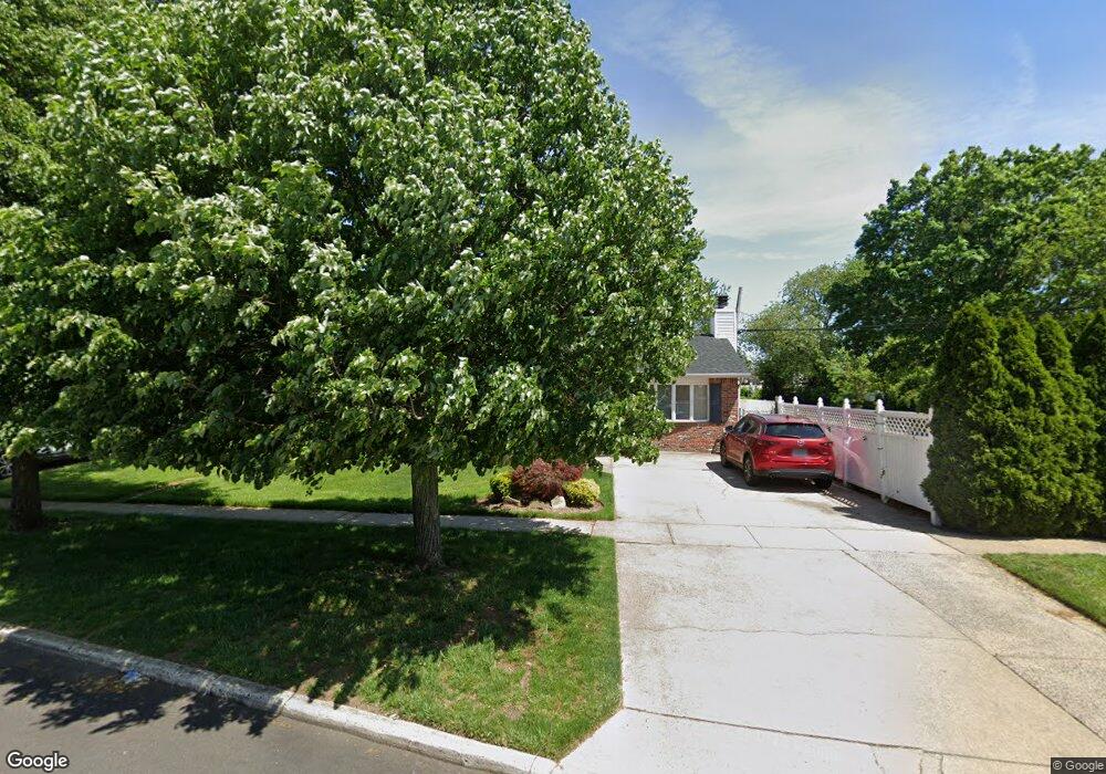 834 Oaks Dr, Franklin Square, NY 11010 - photo 1