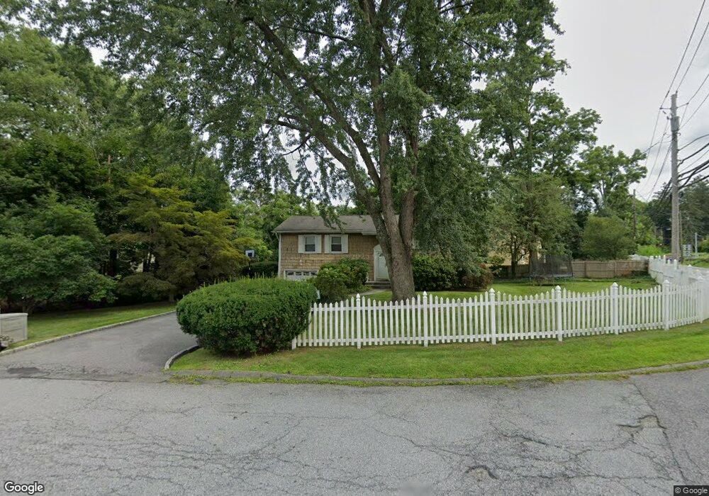 795 Locksley Rd, Yorktown Heights, NY 10598 - photo 1