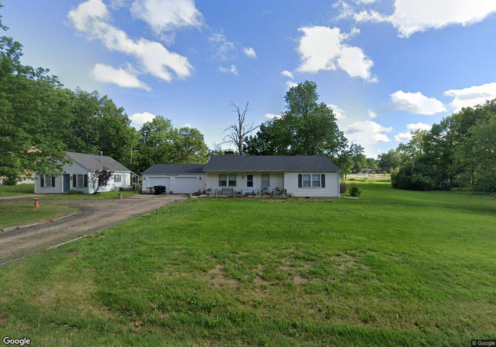 1621 SW 33rd St, Topeka, KS 66611 - photo 1