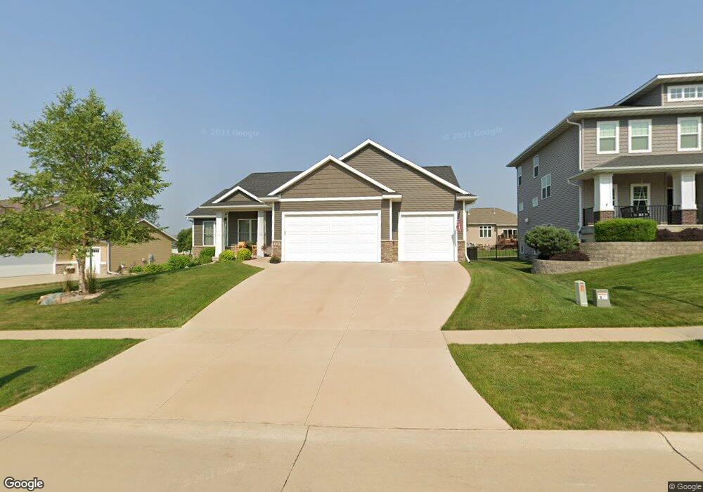 6118 Ushers Ridge Ct NE, Cedar Rapids, IA 52411 - photo 1