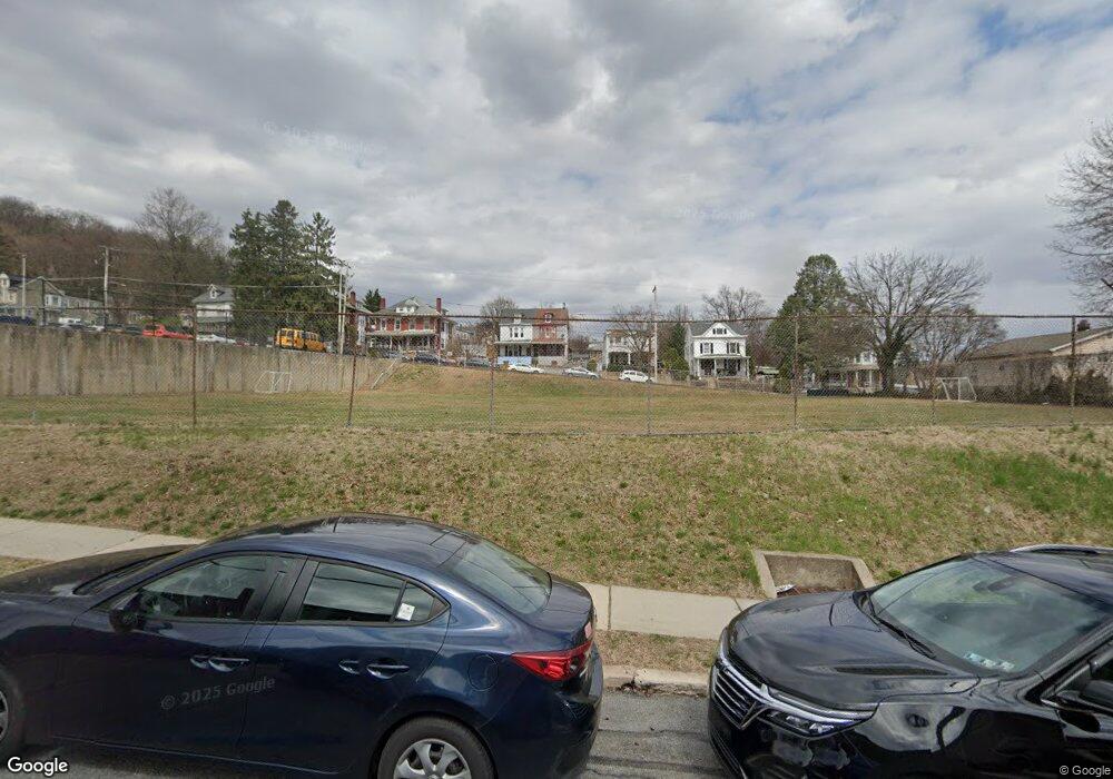 2421 Cumberland Ave, Reading, PA 19606 - photo 1