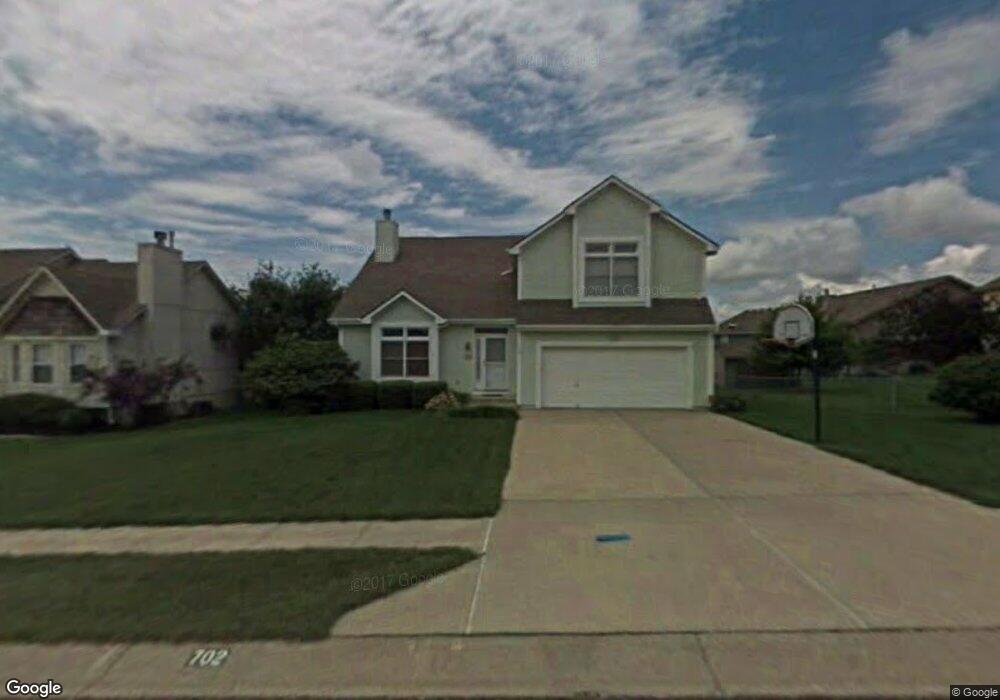 702 Shiloh Dr, Raymore, MO 64083 - photo 1