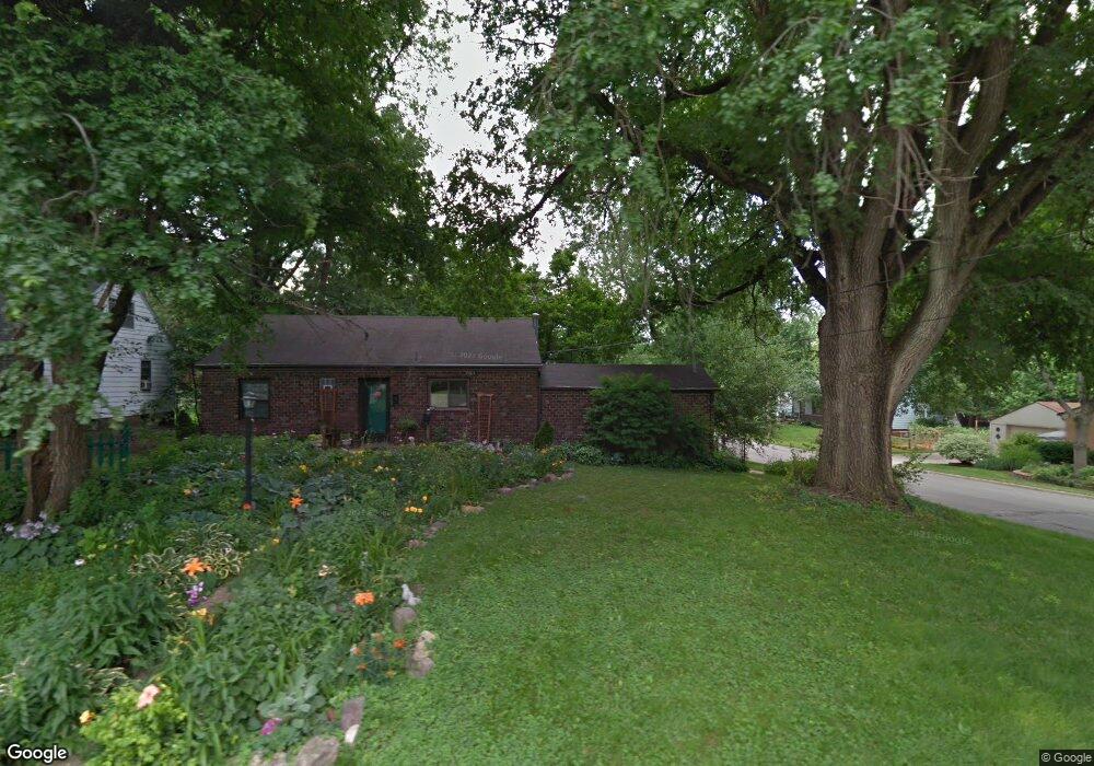 6714 Forest Ct, Windsor Heights, IA 50324 - photo 1