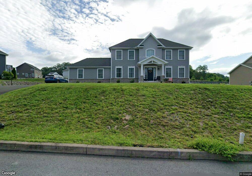 553 Fernwood Ave, Saint Clair, PA 17970 - photo 1