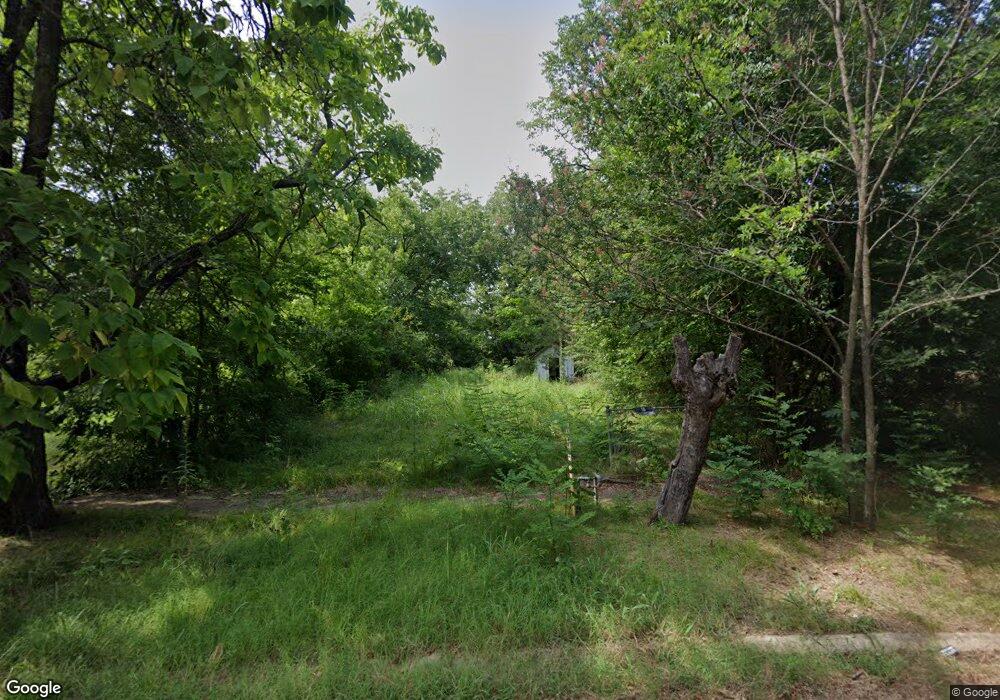 110 W Bissell St, Hugo, OK 74743 - photo 1