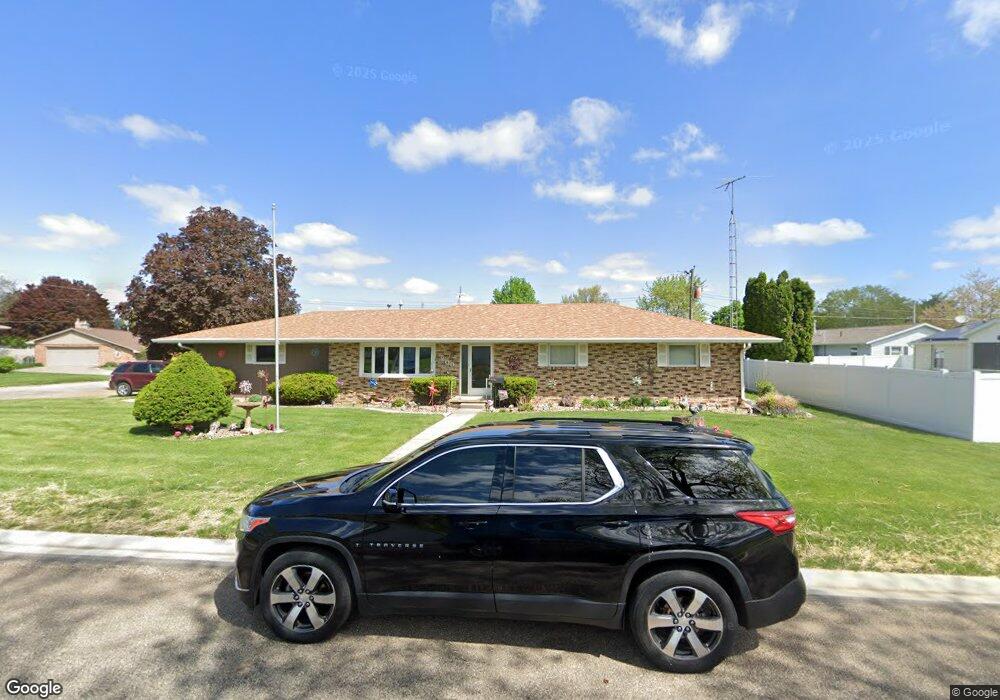 200 Half Moon St, Lincoln, IL 62656 - photo 1