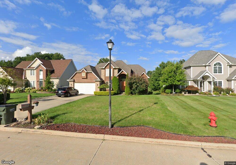 1900 Cedarhurst Dr, Wickliffe, OH 44092 - photo 1