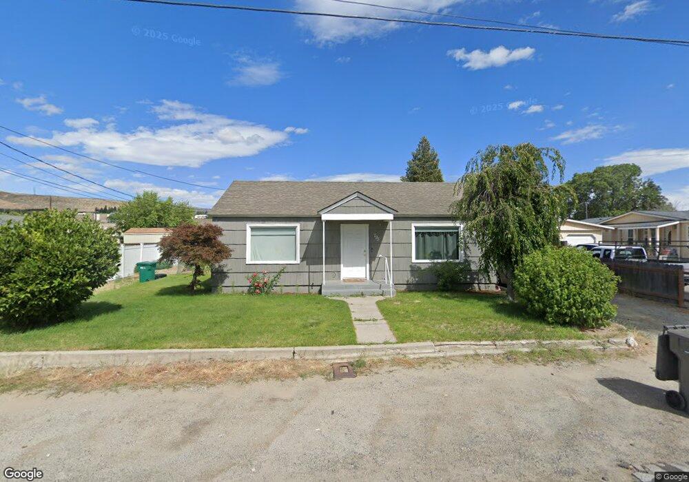 795 N Gale Place, East Wenatchee, WA 98802 - photo 1