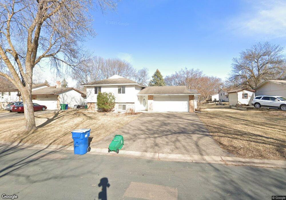 10210 Yorktown Ln N, Maple Grove, MN 55369 - photo 1