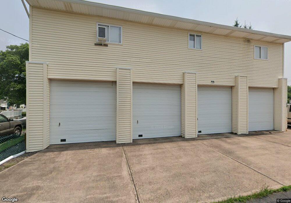 815 Clinton Ct, Hazleton, PA 18201 - photo 1