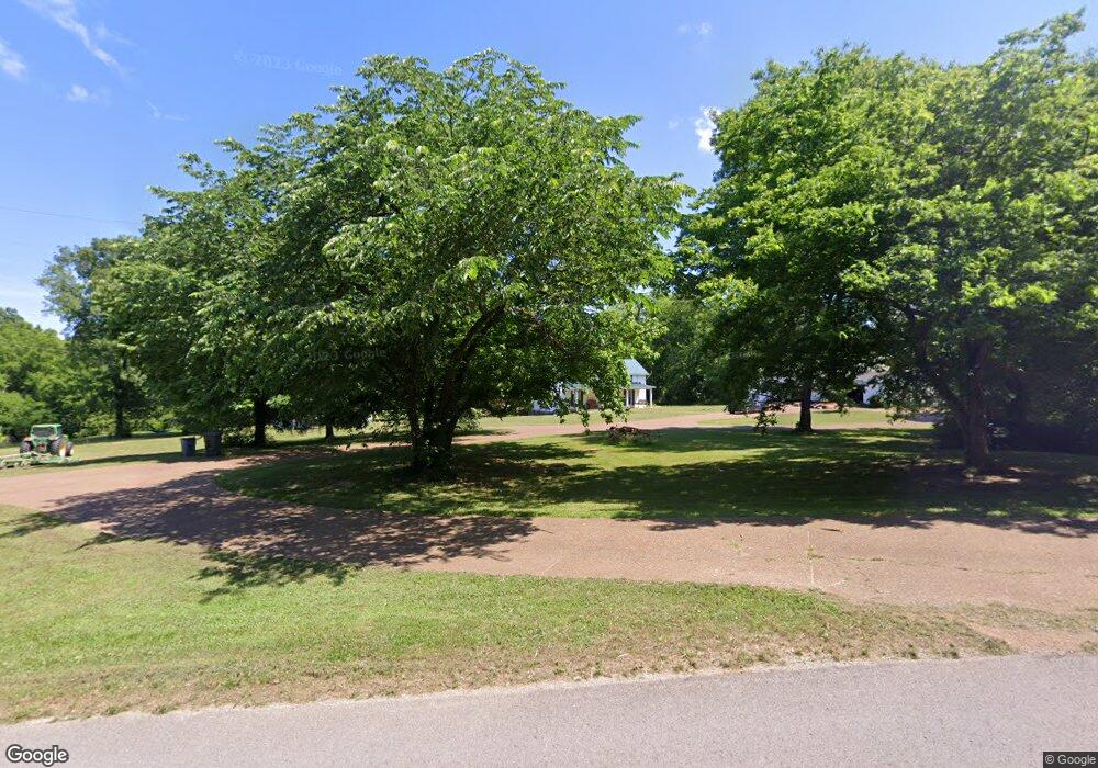 1364 Powell Ln, Lewisburg, TN 37091 - photo 1