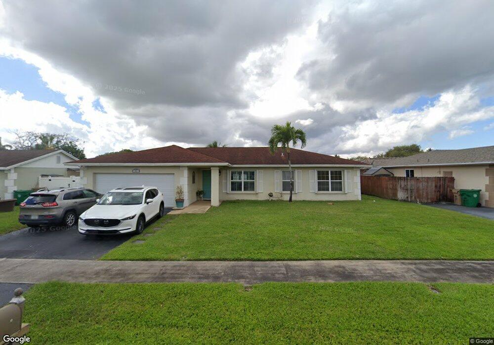 1021 SW 125th Ln, Davie, FL 33325 - photo 1