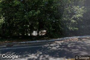 2 Astor Ln, Port Washington, NY 11050