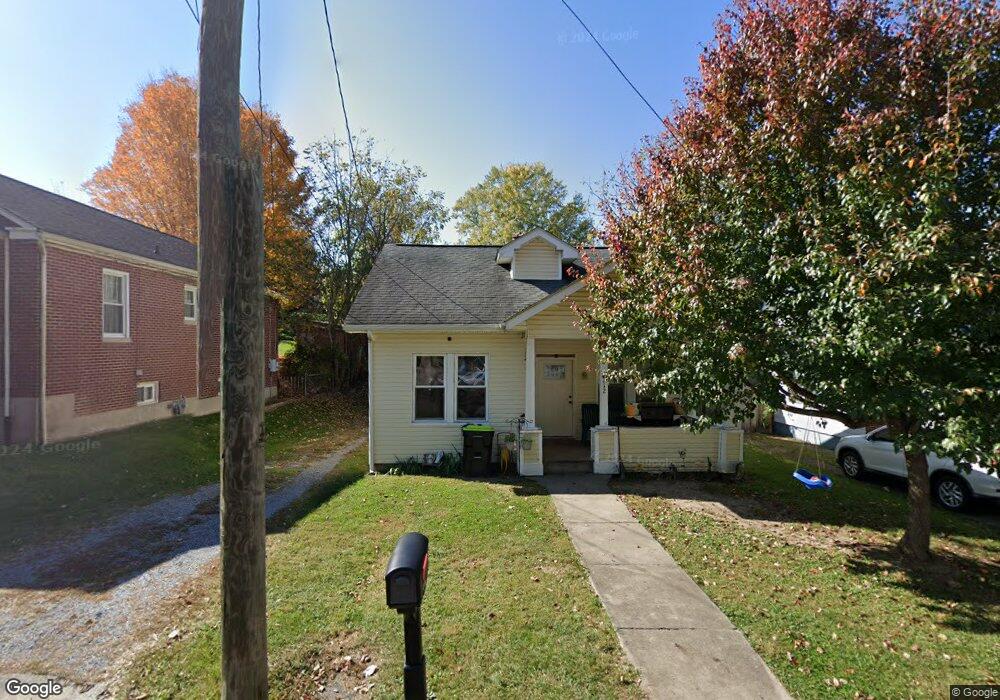 212 Lake St, Pulaski, VA 24301 - photo 1