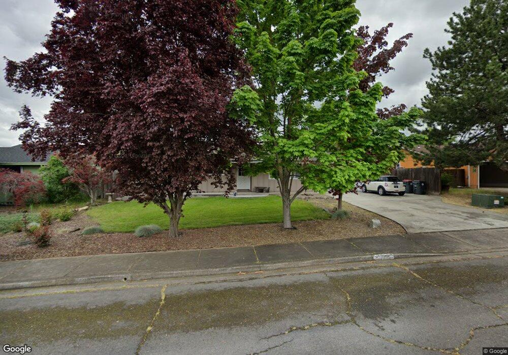 2828 Crystal Dr, Medford, OR 97504 - photo 1