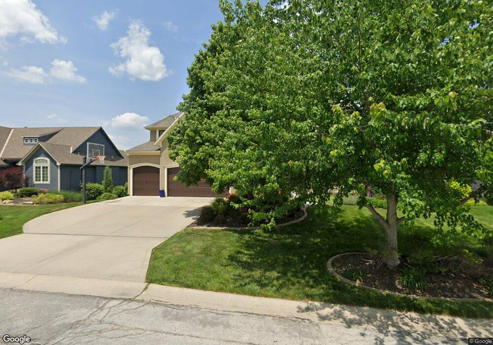 9830 Skyview Ln, Lenexa, KS 66220 - photo 1