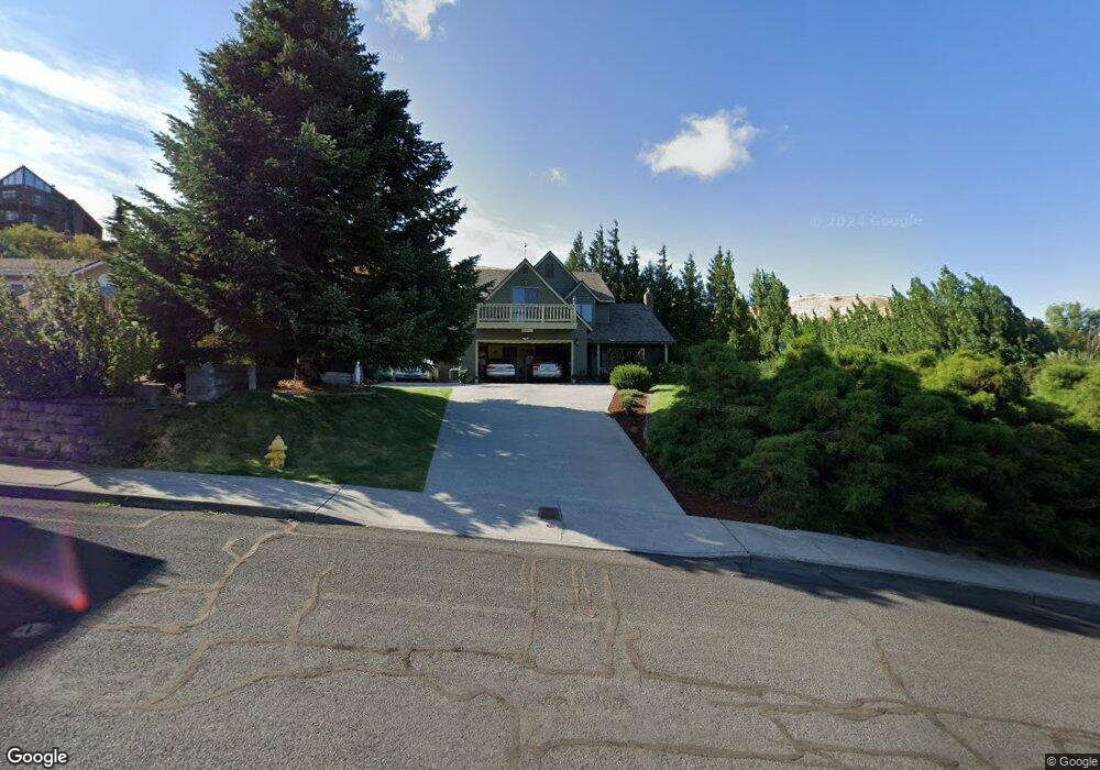 2610 E 15th St, the Dalles, OR 97058 - photo 1