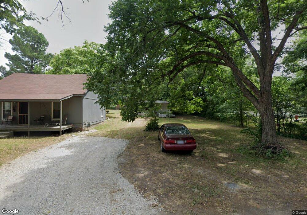 210 E Cherokee St, Skiatook, OK 74070 - photo 1
