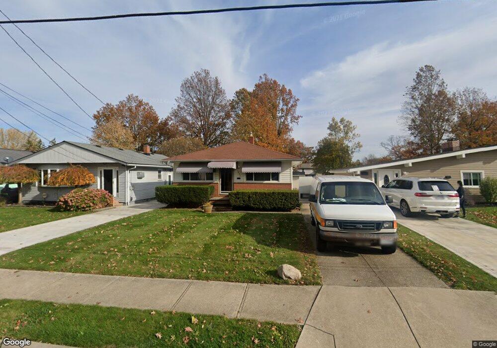 1835 Robindale St, Wickliffe, OH 44092 - photo 1