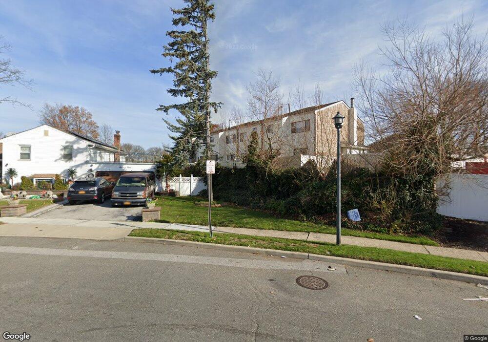 19 Vanderbilt Way, Valley Stream, NY 11581 - photo 1