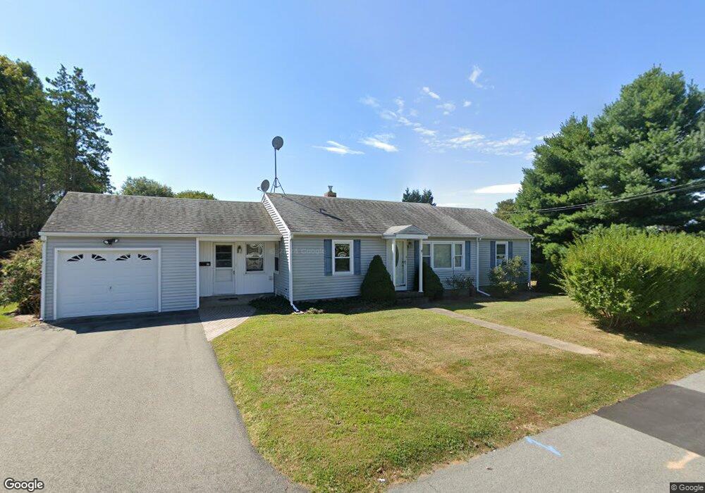 17 Howard St, Old Saybrook, CT 06475 - photo 1