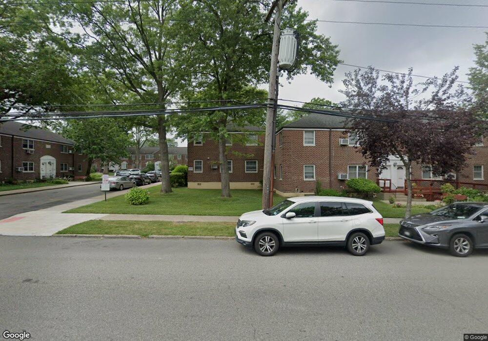 6026 Little Neck Pkwy unit 843, Little Neck, NY 11362 - photo 1