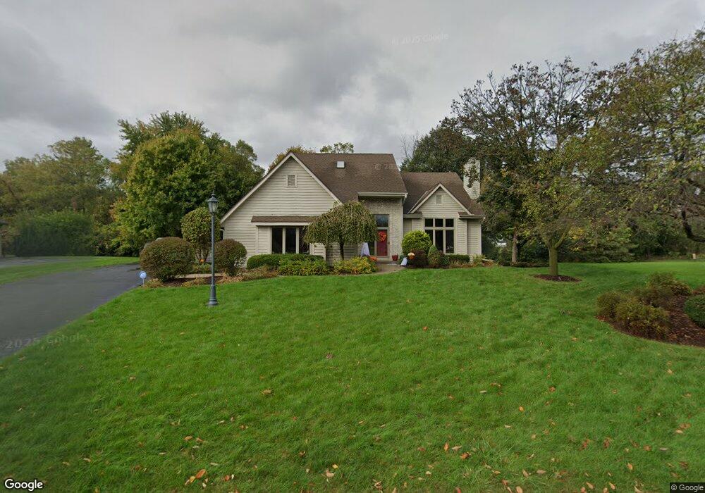 W151N10313 Windsong Cir W, Germantown, WI 53022 - photo 1