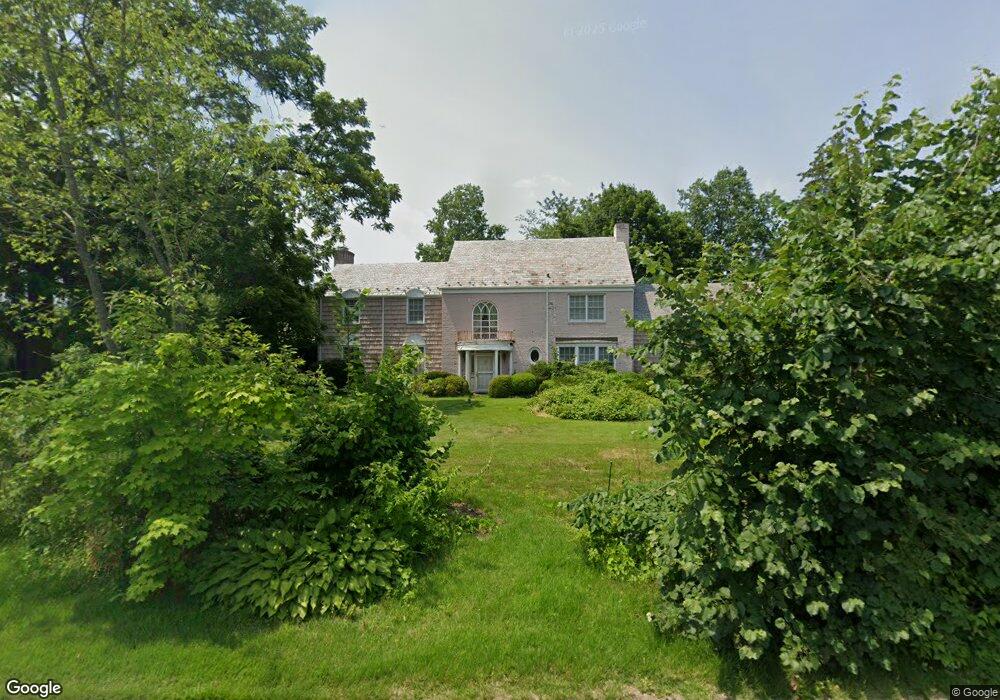 6 Birchwood Ln, Great Neck, NY 11024 - photo 1