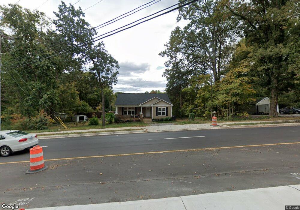 1320 E Broad St, Statesville, NC 28677 - photo 1