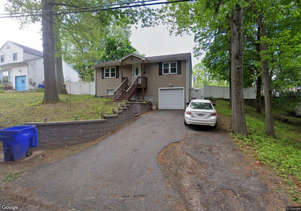 66 Larchmont St, Springfield, MA 01109 - photo 1