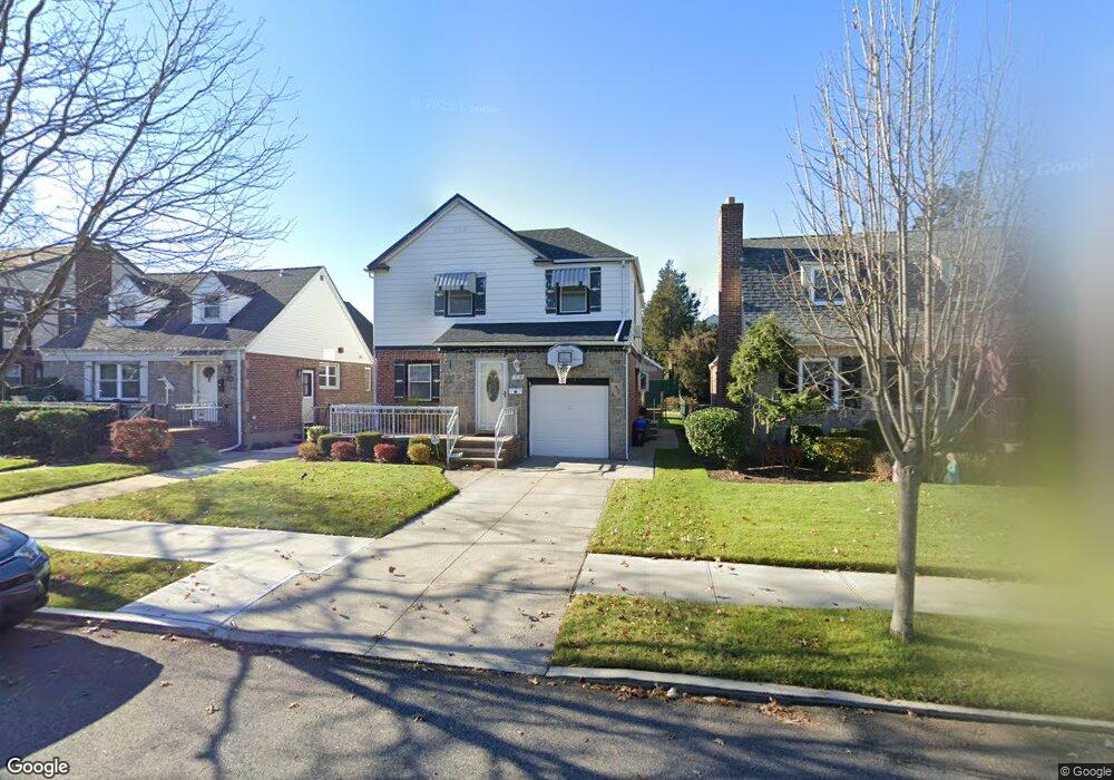 7336 194th St, Fresh Meadows, NY 11366 - photo 1