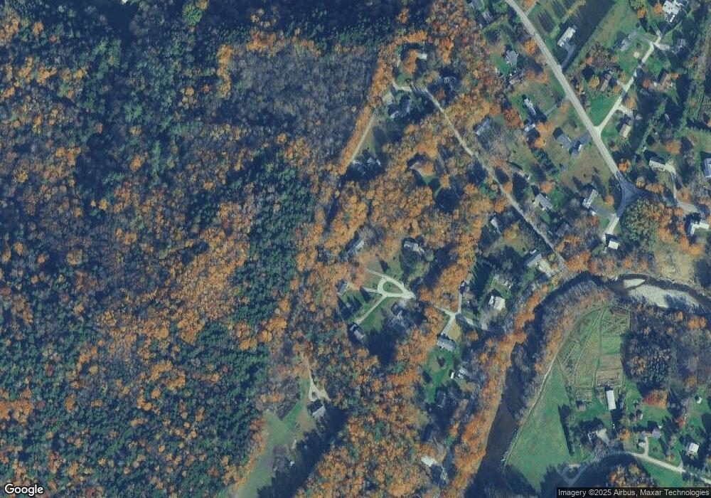 90 Phoenix Cir, Richmond, VT 05477 - photo 1