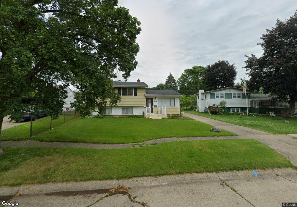 2808 Riegle Ave, Flint, MI 48506 - photo 1